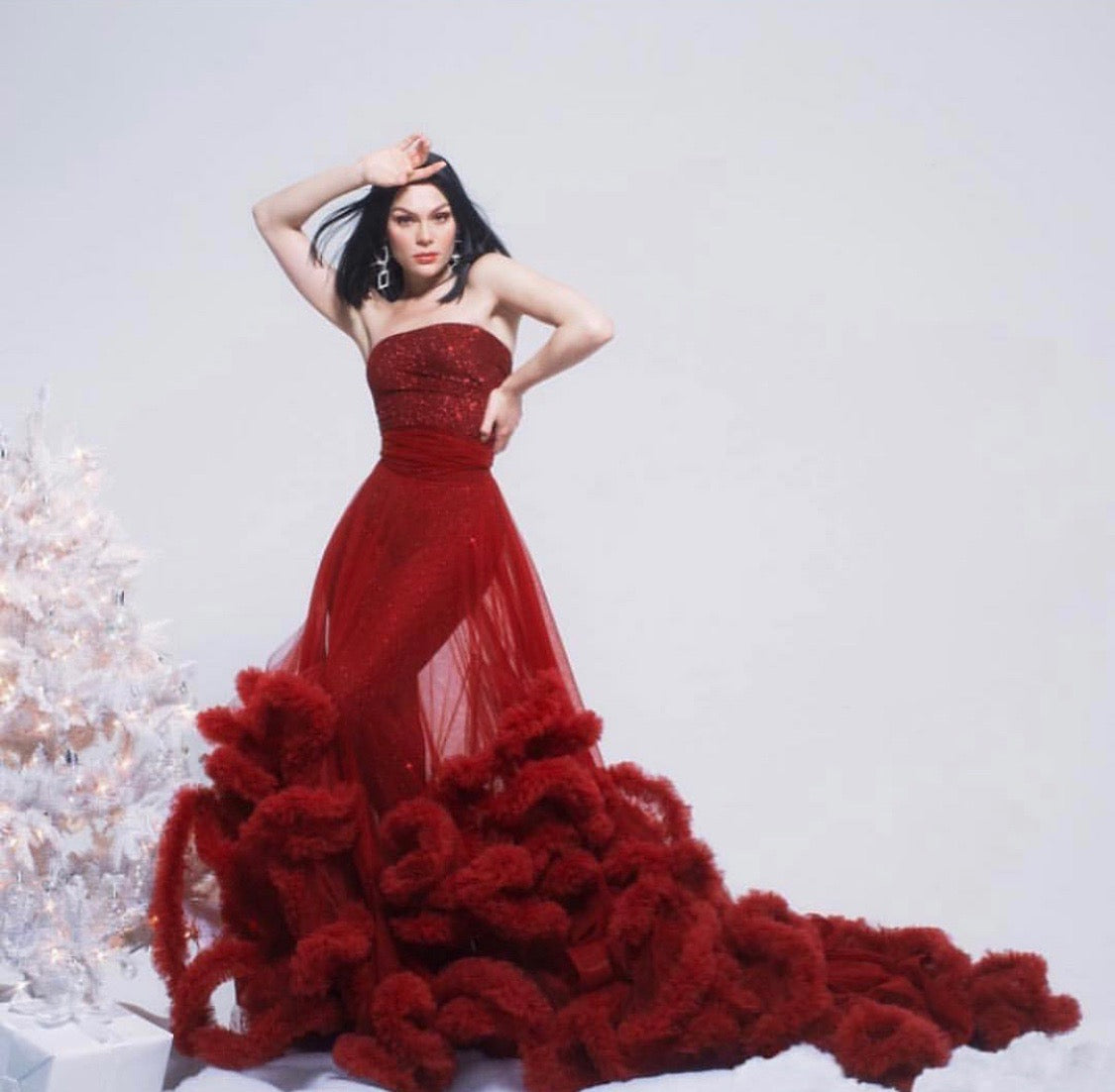 jessie j red dress Stephen Webster Jessie J BRITs 2012