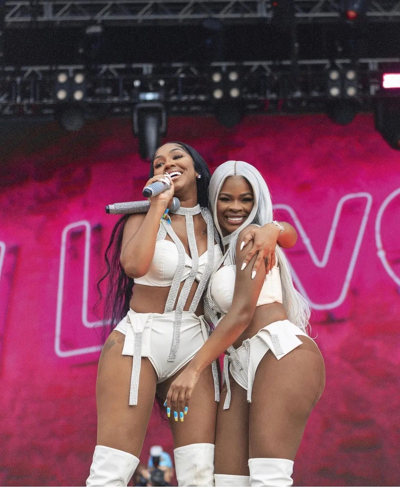 [blog_title] – fashion tips, glam looks & celebrity styles from Angel Brinks