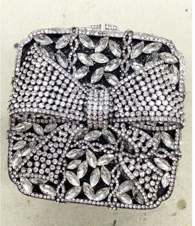 Stunner Bow Clutch
