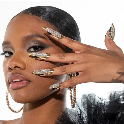 Nail Art - Angel Brinks