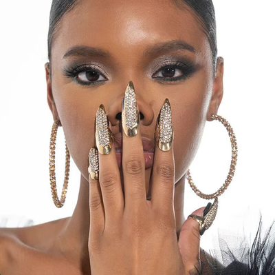 Nail Art - Angel Brinks