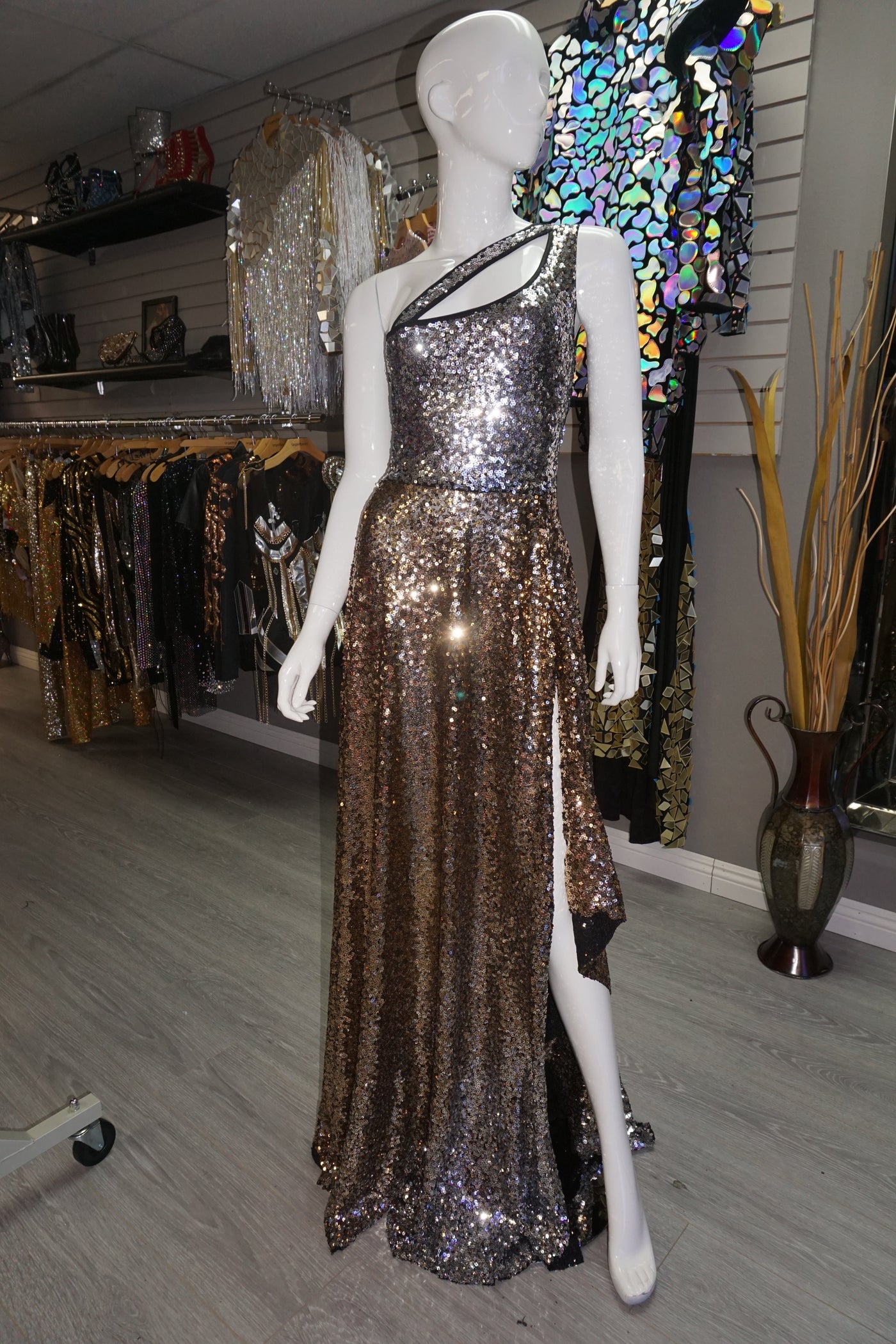 [product_title] – luxury [product_type] with glamorous details – perfect for birthday, red carpet, or girls’ night out | Angel Brinks Fashion